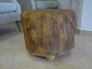 Klubska miza organske oblike - jablana