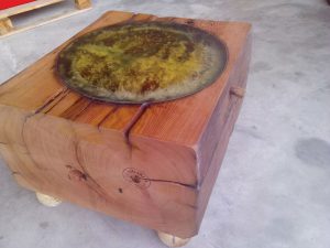 Klubska miza iz starega lesa - hrast